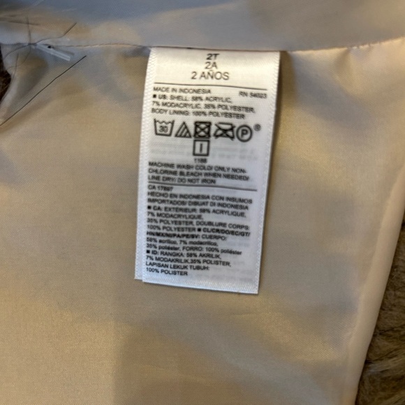 2 Pack Toddler Faux Fur Vests 2T-3T - Picture 3 of 8